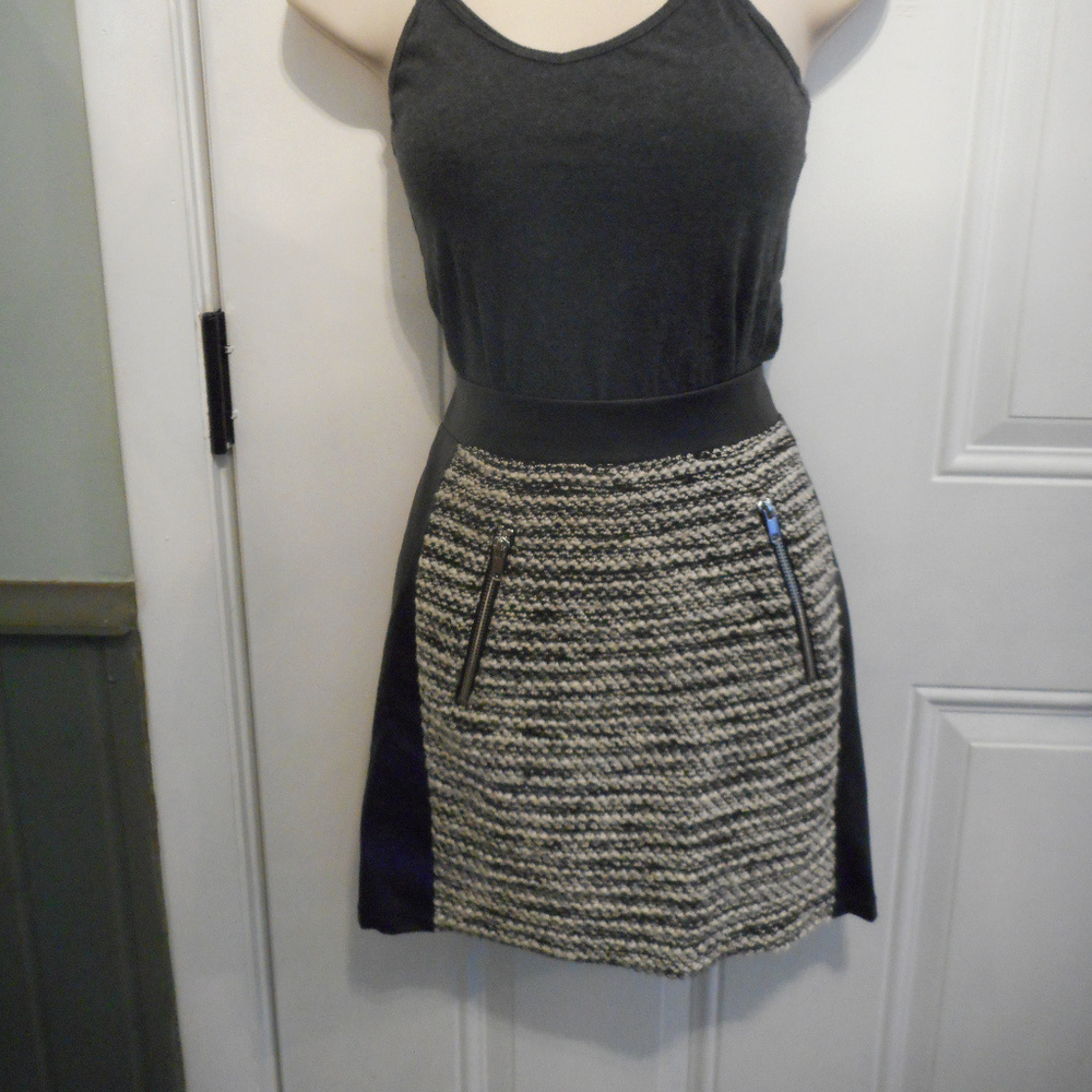 DIVIDED by H&M mini skirt, vegan leather and knit: READ DESCRIPTION